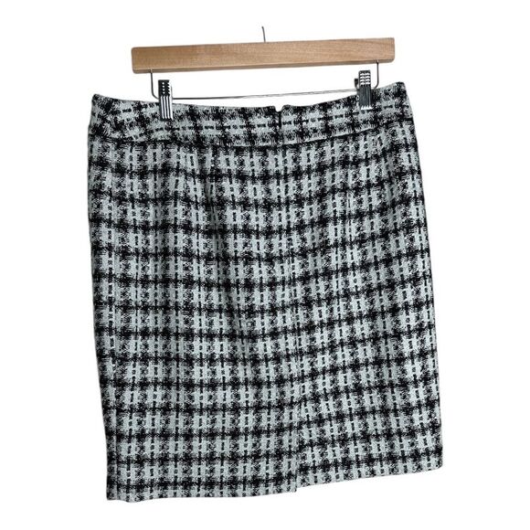 Ann Taylor Women's Plaid Knit Skirt Petite Size 12 Petite Black and White - Picture 2 of 5